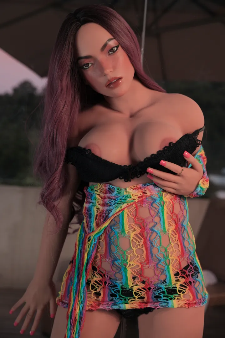 Ginny: Muñeca Sexual Híbrida Pelirroja de 155cm